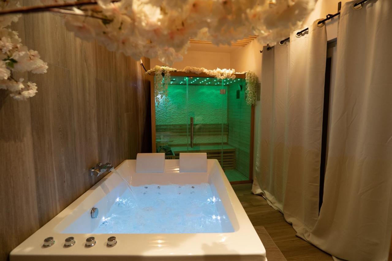 Capsule Thailande I Sauna I Balneo I Console I Jeux En Bois I Cinema I Cour Interieure Trith-Saint-Leger Екстериор снимка