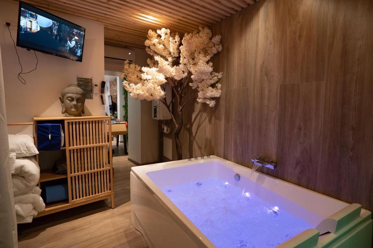 Capsule Thailande I Sauna I Balneo I Console I Jeux En Bois I Cinema I Cour Interieure Trith-Saint-Leger Екстериор снимка