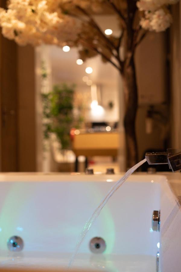 Capsule Thailande I Sauna I Balneo I Console I Jeux En Bois I Cinema I Cour Interieure Trith-Saint-Leger Екстериор снимка